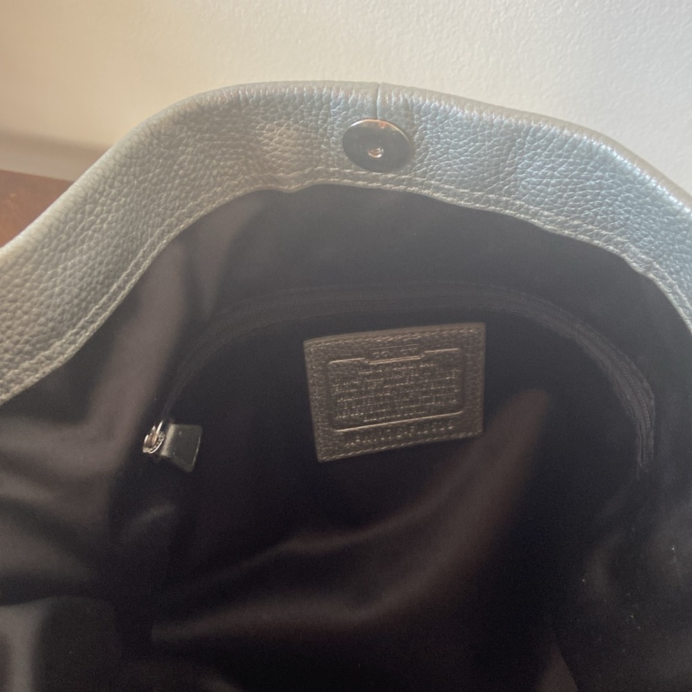 EUC Coach Pebbled Leather Shoulder Bag - Picture 14 of 16